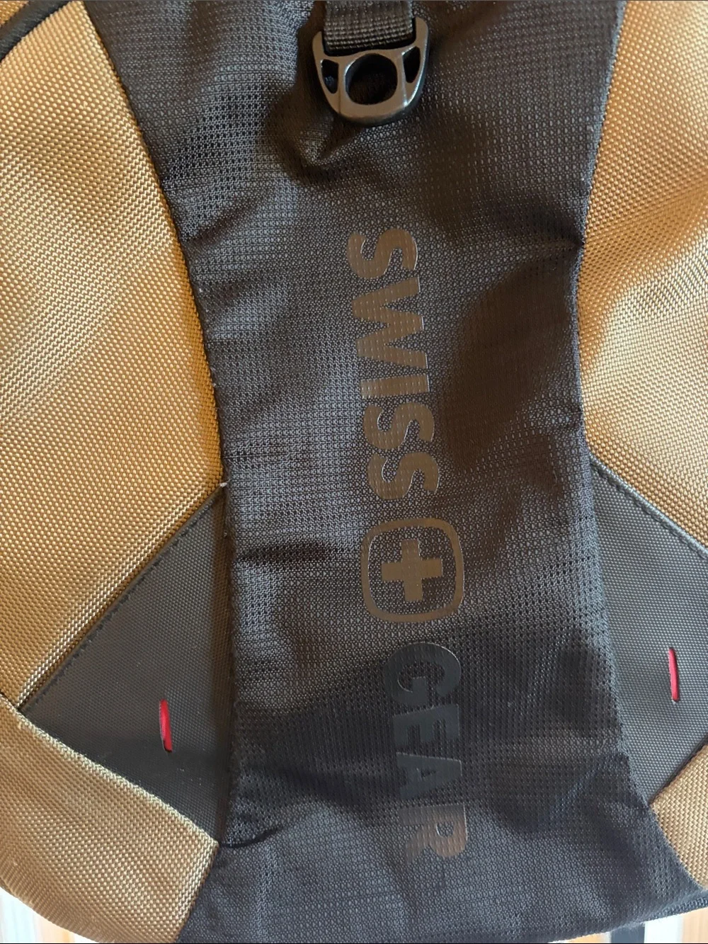 SwissGear Pulsar 16